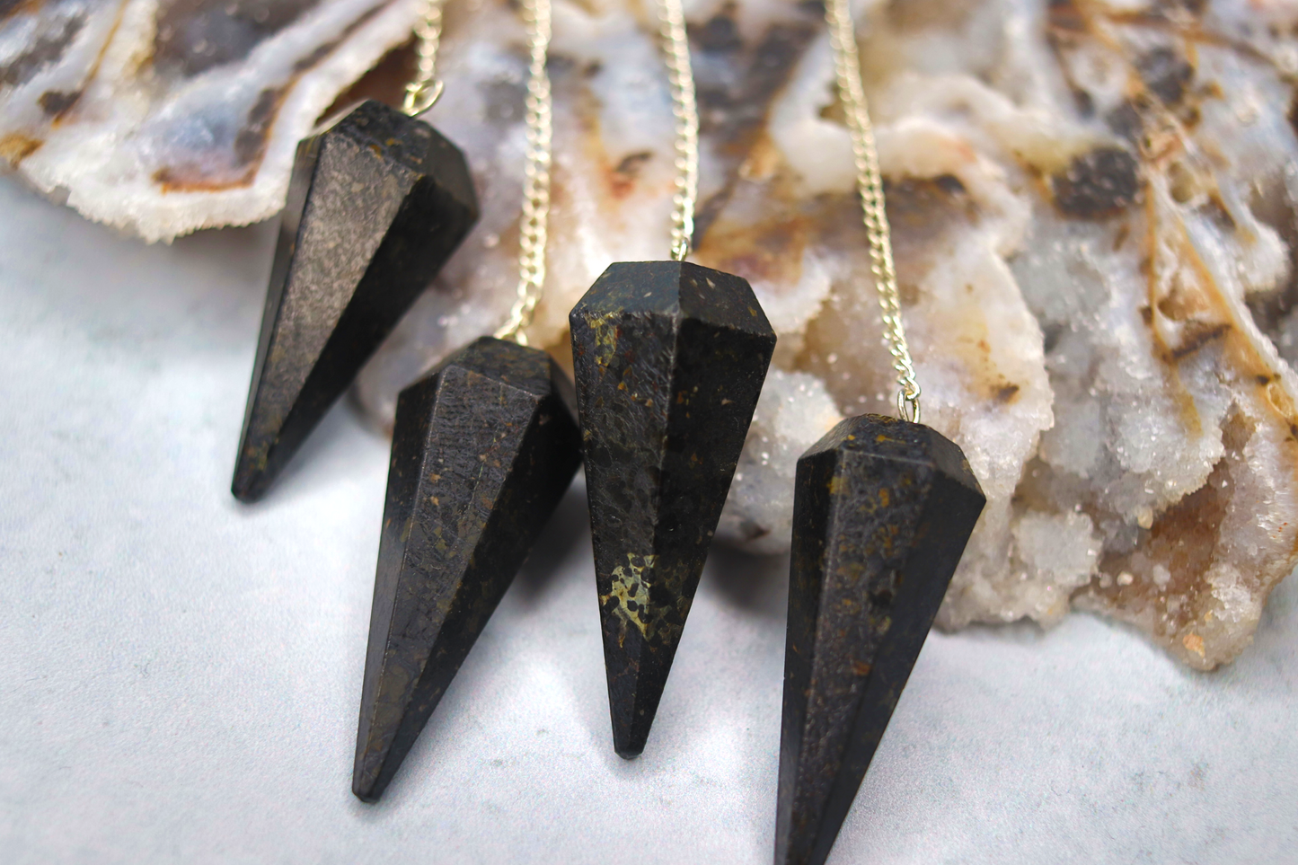 Nuummite Pendulum
